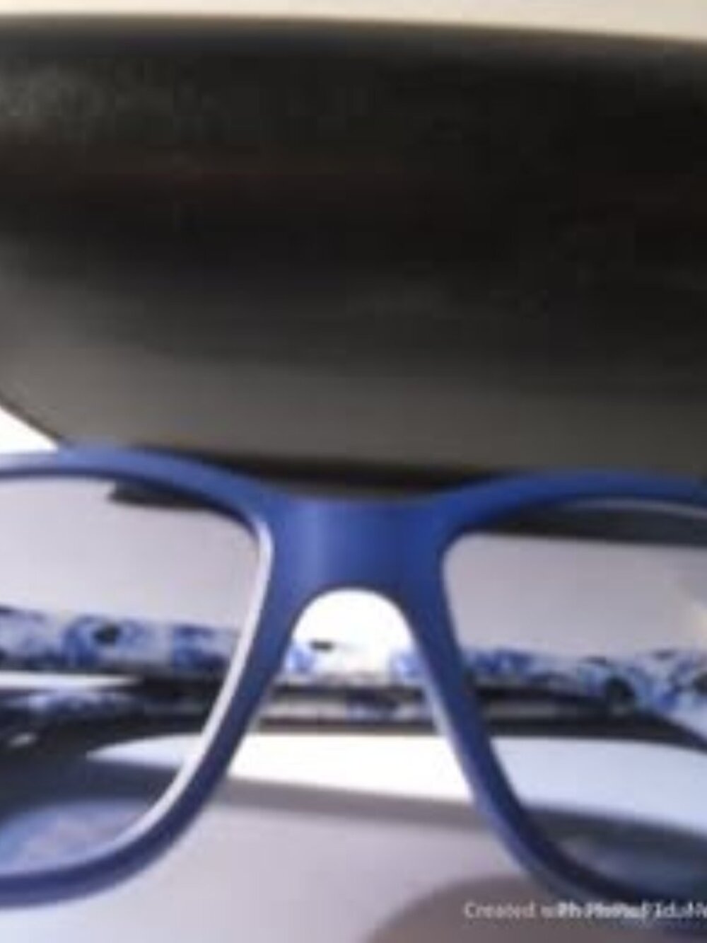 Vouge Unisex Sunglasses with case new